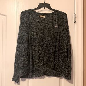 Brand: Hollister, Size: small, Colors: navy and white